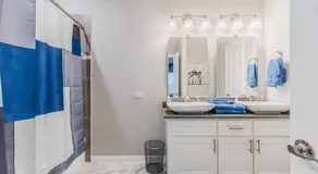 Modern 4 BR Near Downtown, Zoo - Image 2