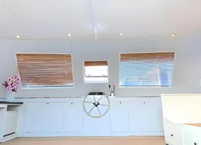 Aberdeen Marshmallow Boat House, 2800ft sea villa - Image 5