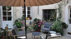 No2 La Place Guest House - Image 3
