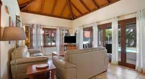 Ferienvilla 'Villa Brisamar19' mit Bergblick, privatem Pool und WLAN - Image 2