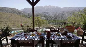 Arodamos Guesthouse - Image 2