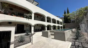 Tranquil Studio Suite with Outdoor Pool - Image 4