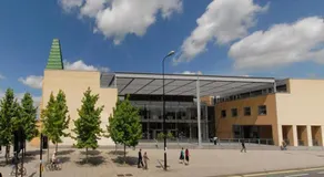Oxford Central 2 Bed 2 Bath Modern Apt Free Parking Walk to Train , Bus and University - Image 5