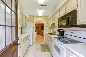 Fairway Oaks Villa Condo - Image 3