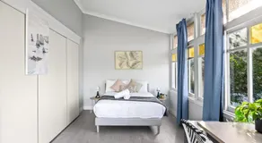 Rustic Grand Double Room - Centrally Located - Image 2