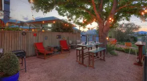 The Vines Motel & Cottages - Image 3