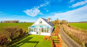 "Woodlands" by Greenstay Serviced Accommodation - Luxury 3 Bed Cottage In North Wales With Stunning Countryside Views & Parking - Close To Glan Clwyd Hospital - The Perfect Choice for Contractors, Business Travellers, Families and Groups - Image 4