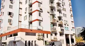 Newly Renovated Super-Chic Apartment - Image 2