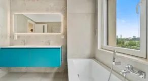 Central Lux 2BR Apt with City Views & Balcony - Image 4