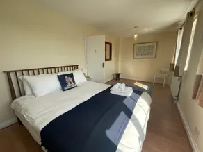 Fabulous Family Home in Lovely Little Stoke - Image 5