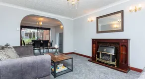 Preston 4 bedroom house near M55 & M6 - Image 2