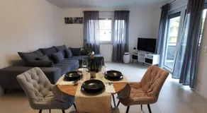 LOOT: Moderne Wohnung / Zentral - Image 2