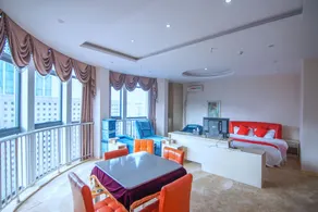 Wuhu Junshang Holiday Hotel - Image 2