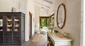 Shawlilly Stay - Image 4