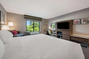 A Victory Hotel & Suites - Image 2