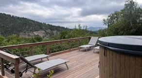 Tinutul Luanei Glamping Resort - Image 3