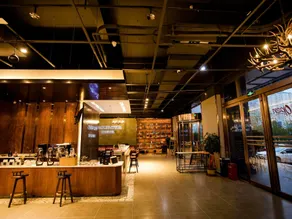 James Joyce Coffetel Xinyang Municipal Government Railway Station - Image 4