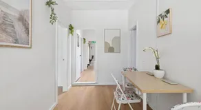 Large 2-Double-Bed Room Near Hurstville Station - Shared Bathroom & Kitchen - Image 2