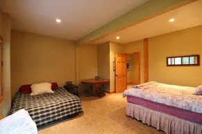18 Easy Street - Image 1