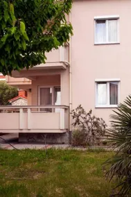 Apartment KarolinaS A2-Green Novalja, Island Pag - Image 2