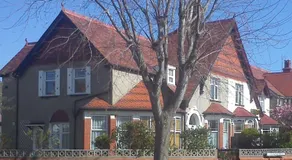 Claremont House Holiday Apartments - Image 4
