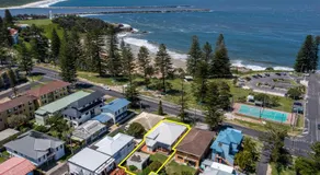 Clarence Court ON THE Beach - Spacious Beach House - Holiday Yamba - Image 4