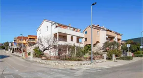 2 Bedroom Cozy Apartment In Cres - Image 4
