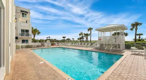 Appartement en copropriété avec terrasse, barbecue et jacuzzi | Vue jardin - Image 3