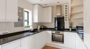 1 Victoria Place - Image 4