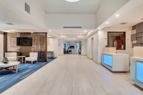 Holiday Inn Express Hotel & Suites Lake Elsinore by IHG - Image 2