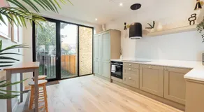 Luxurious & Modern London Apartment in Honor Oak - Image 4