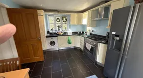 Charming Detached Cottage Guest Room in Silsoe Village - Image 3