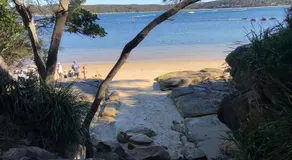 Cronulla courtyard unit, 10 mins walk to Beach & Bay - Image 2