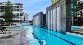 Level 30 Oracle Tower 2 Stunning views and free parking - GC Getaways - Image 3