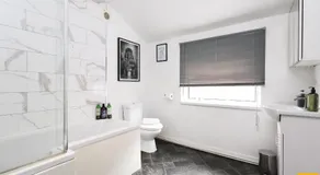 Spacious 3-Bed Contractor Base Sleeps 6 Free Parking Cardiff City - Image 2