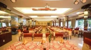 Royal Hotel - Image 2