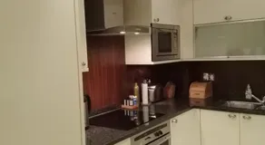 Beautiful apartment in Kew, Richmond London with Free Underground Parking Balcony - Image 3