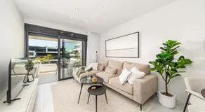 CasaBlanka Boutique Apartment, Pool & Sunset Terrace, Torrevieja - Image 3