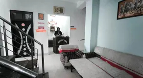 Arjun House Hotel- Guest House - Image 3