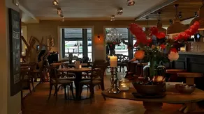Hotel La Reine - Image 4