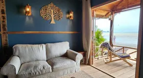Castaway Beach Bungalows - Image 2