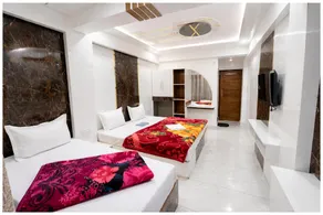 Goroomgo Mid Town Inn Nainital Near Mall Road and Lake - Image 2