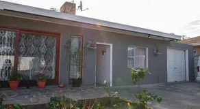 Lyronne Guest house, Shuttle and Tours - Image 5