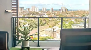 Breakfast & Dinner Included - Top-Floor Apartment Maroochydore CBD - Image 5