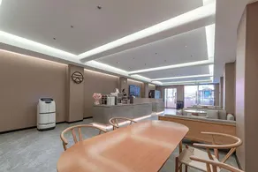 Yunduo Jierdun Hotel (Liuzhou Five Star Pedestrian Street Diwang New World) - Image 2