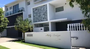 Location, location, location - modern studio - Image 5