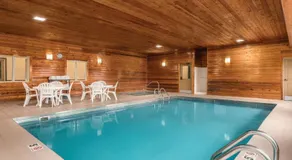 Country Inn & Suites by Radisson, Dakota Dunes, SD - Image 3