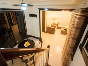 L Square Hotel - Image 2