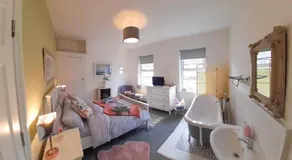 Beautiful Victorian Terraced House - Image 2