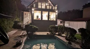Impeccable, modern, river view, renovated cottage - Image 3